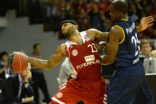 与旁人交谈 与旁人交谈