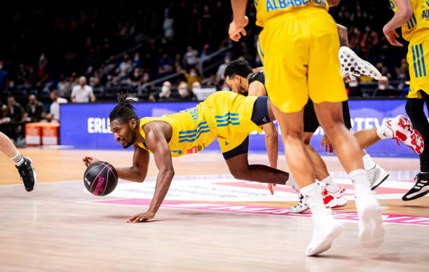 和不服输的 和不服输的